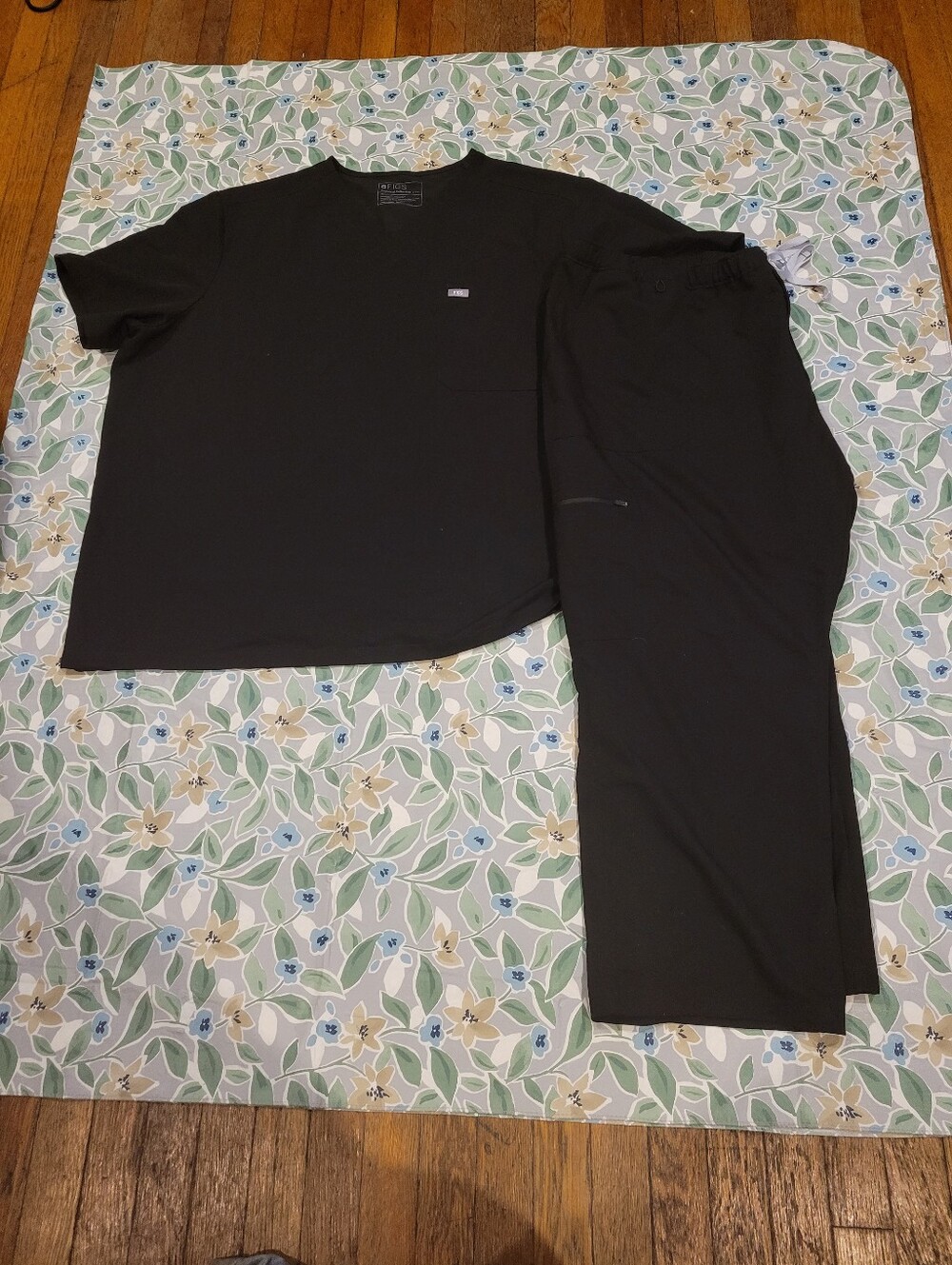 Womens Size 5XL Petite Figs Black Technical Collection Scrub Set
